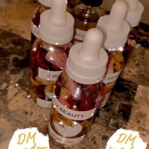 COPY - COPY - Z Beauty love body oil ✨✨